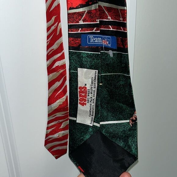 Vintage San Francisco SF 49ers Candlestick 100% silk football theme neck tie - Picture 5 of 7